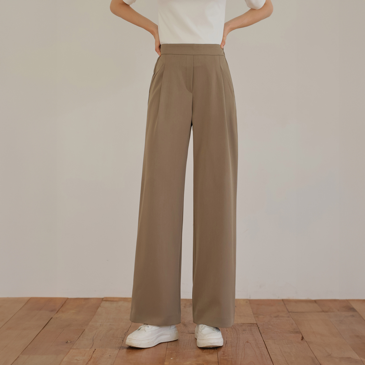 Simple Daily Pin Tuck Slacks