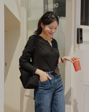 Swan color button long sleeve T-shirt