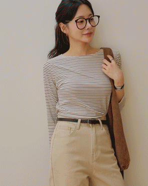 Two-tone tension up stripe tee
