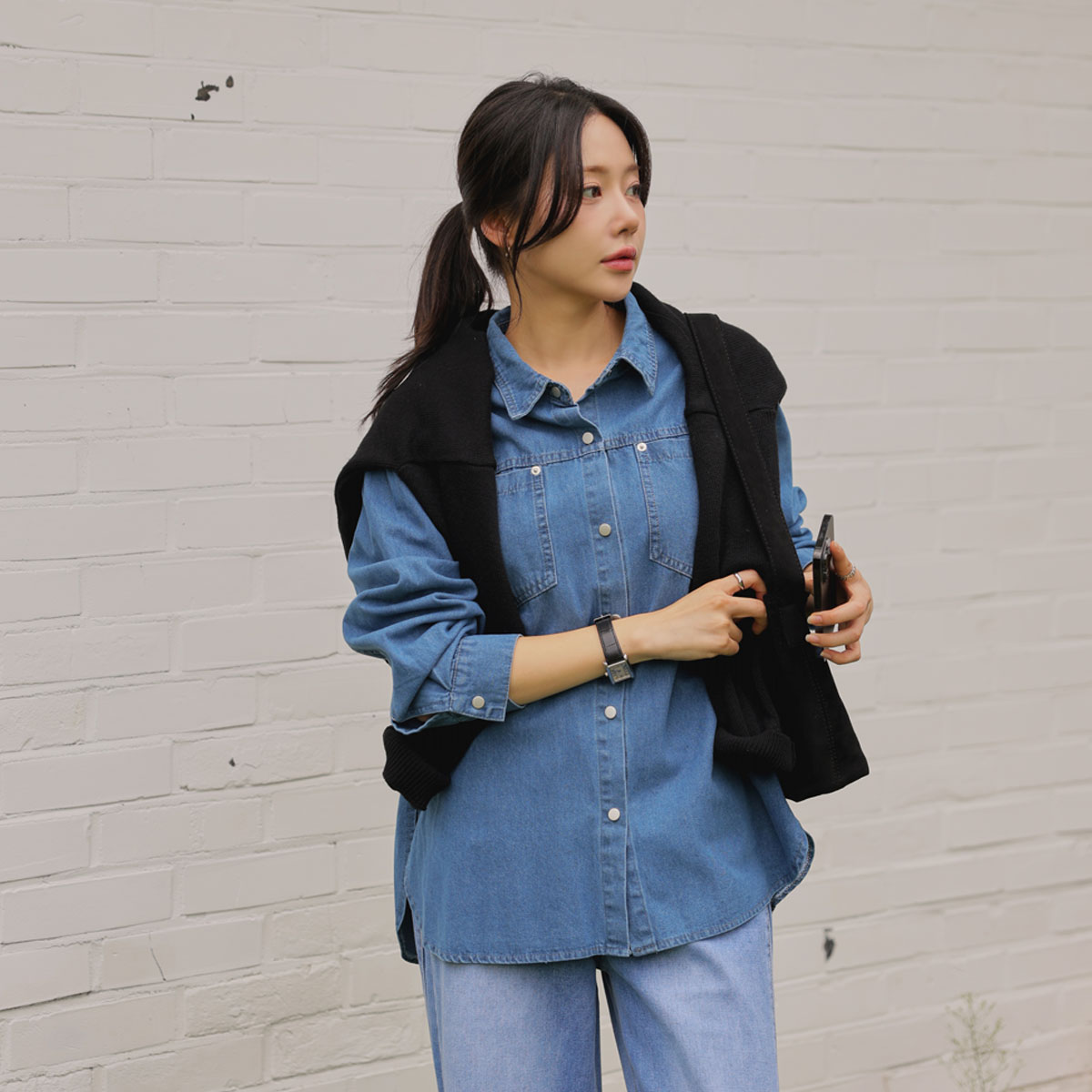 Snap button blue jeans