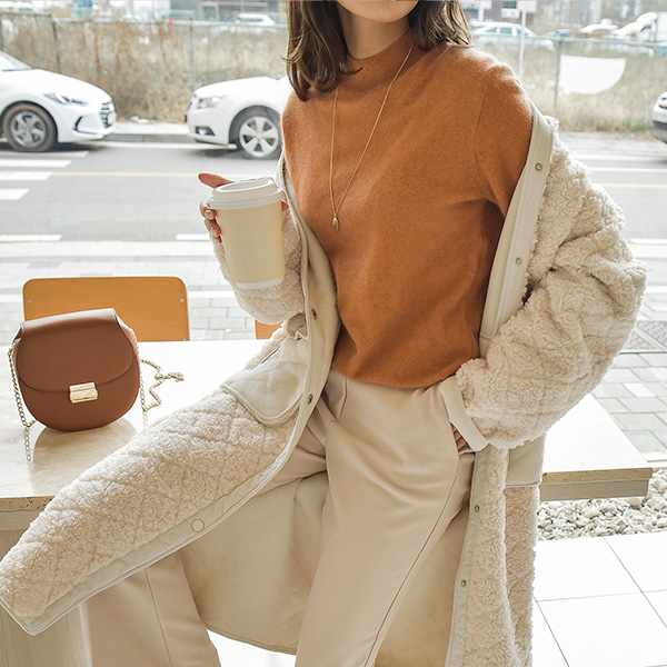 <b>[Limited Quantity SALE]</b> Le Mans Real Raccoon Half-Neck Knit