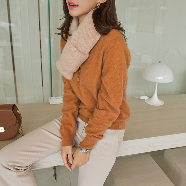 <b>[Limited Quantity SALE]</b> Le Mans Real Raccoon Half-Neck Knit