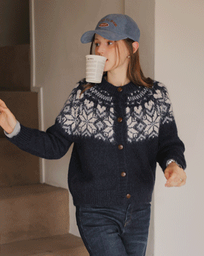 Woody Snowflake Nordic Knit