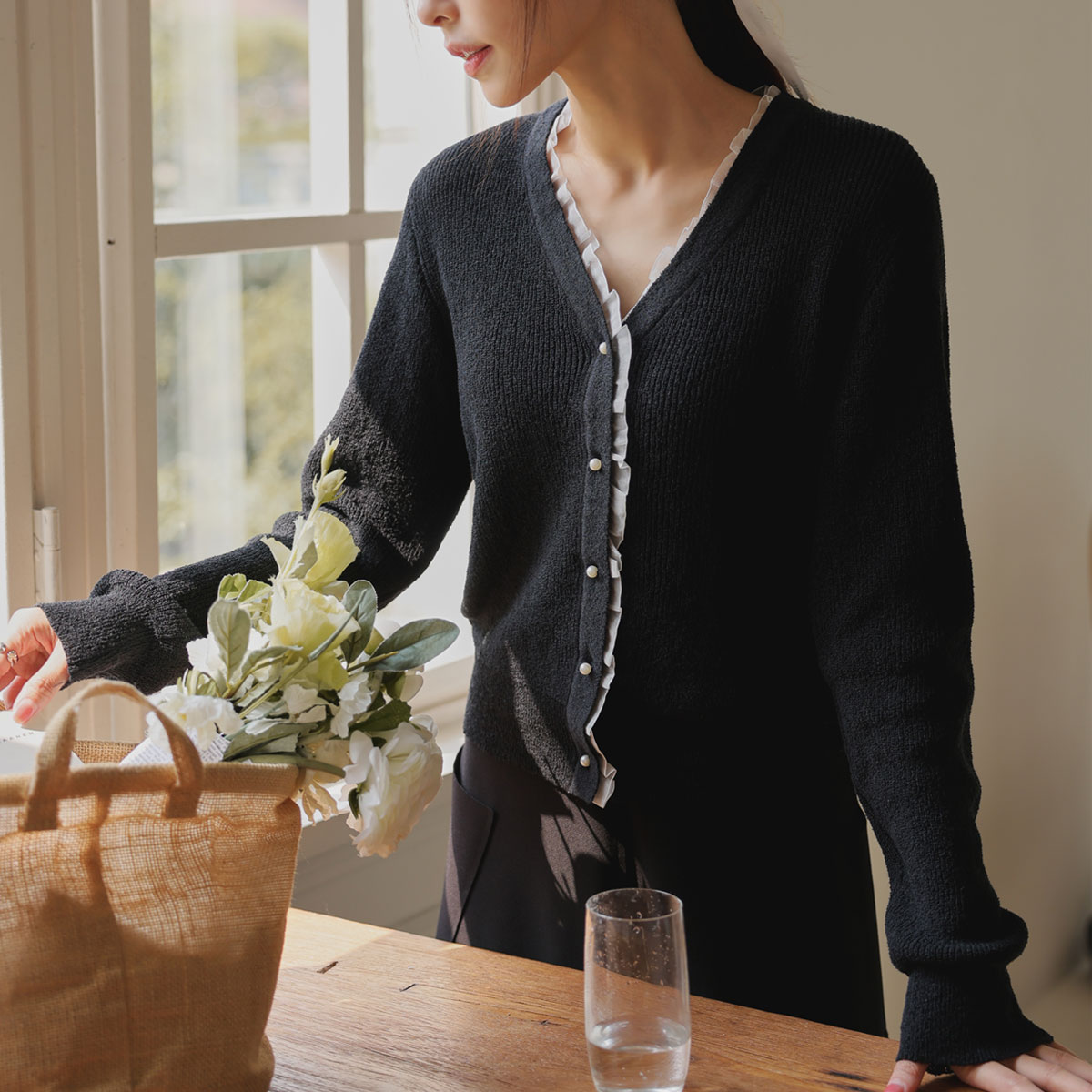 Roman pearl frill knit