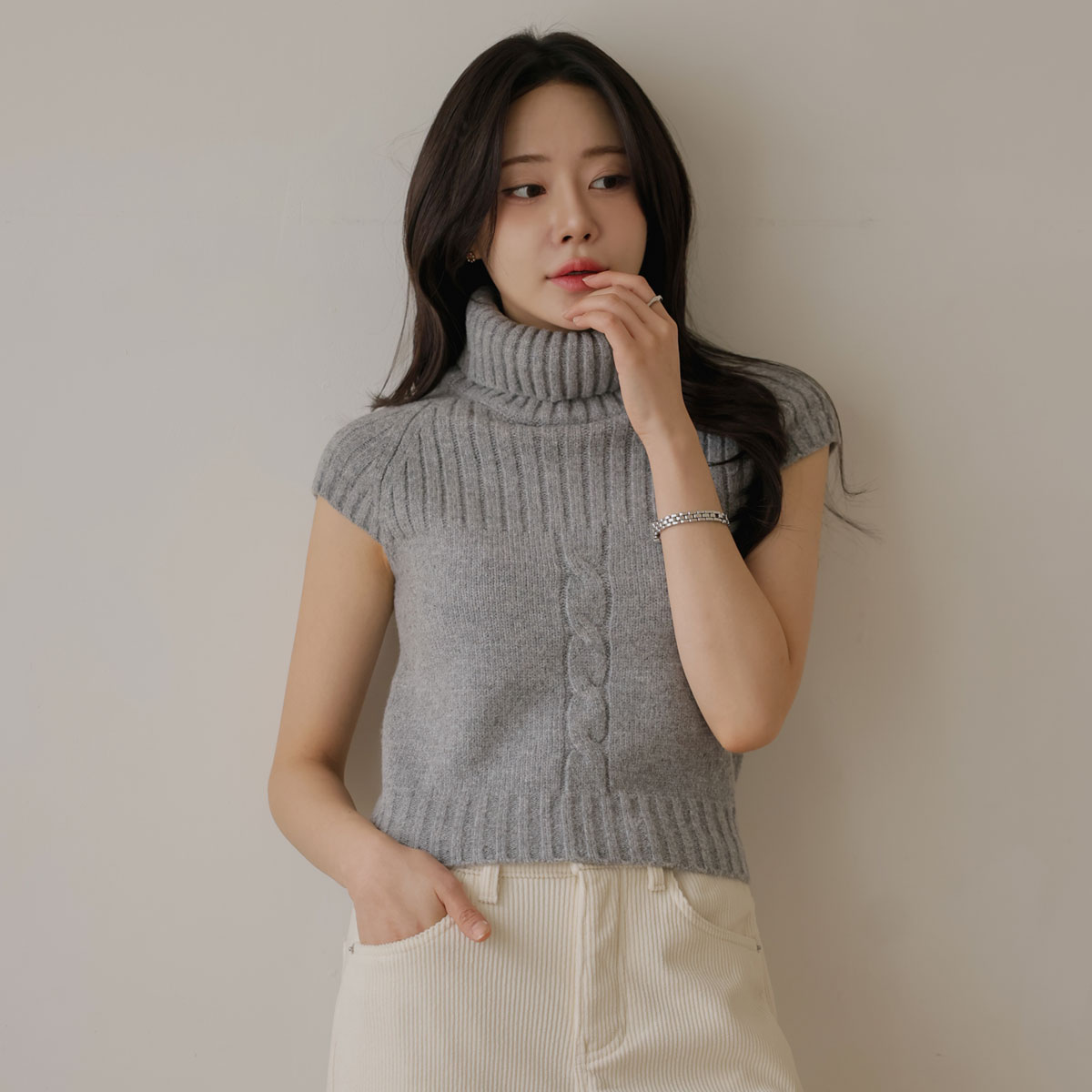 Suan Slim Short-sleeve Pola knit