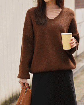 Lambswool Urban Cozy V-neck Knit