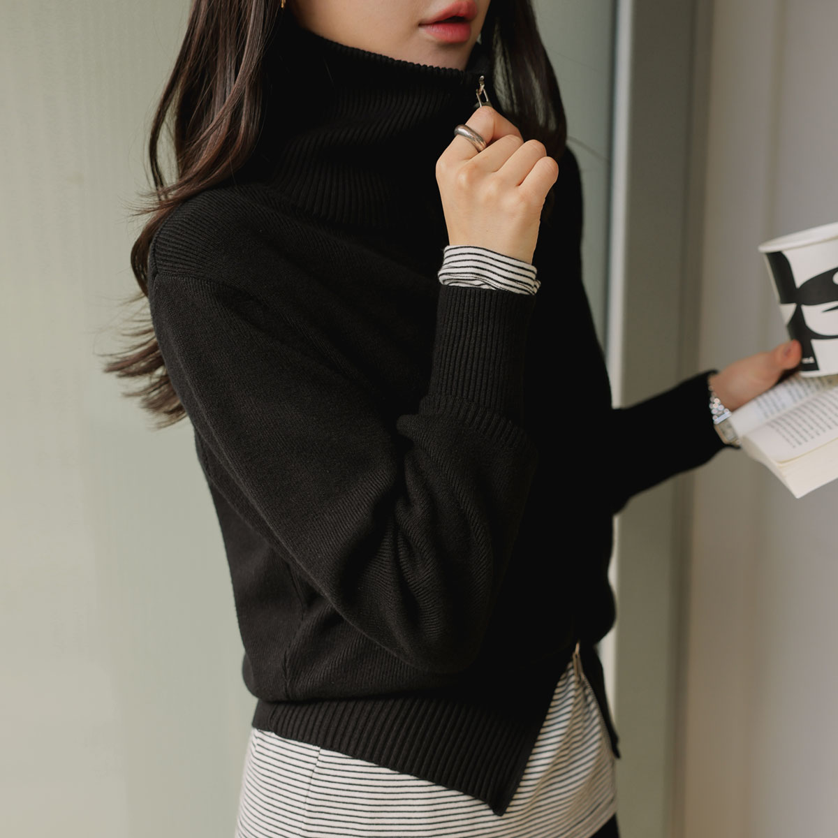 One-Mile Zip-Up Knit Top and Bottom Set (50% Viscose)