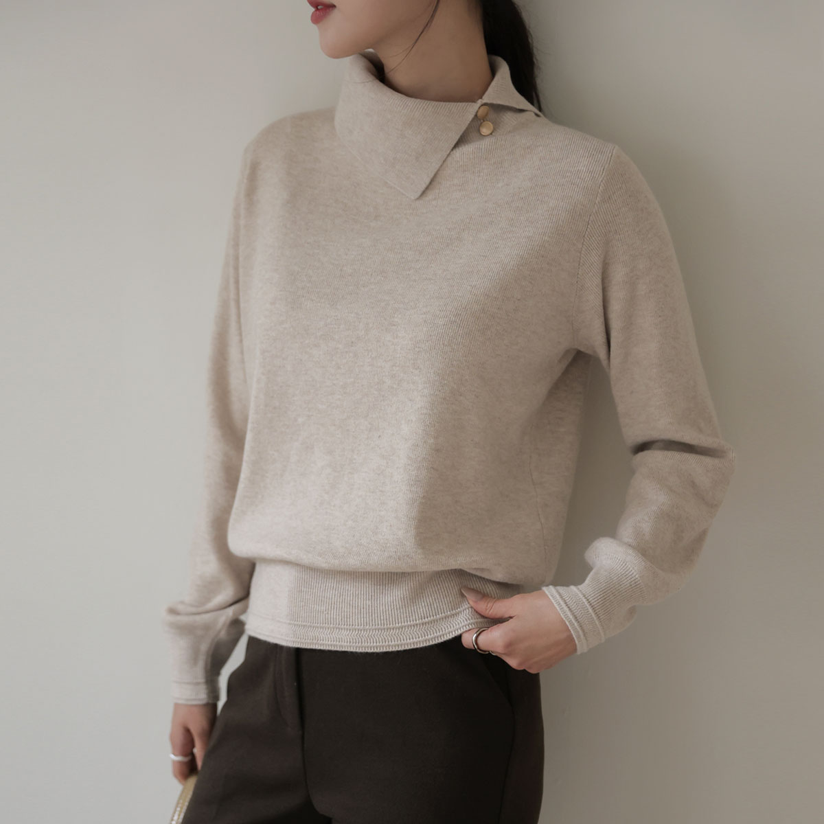 Double gold button pola knit