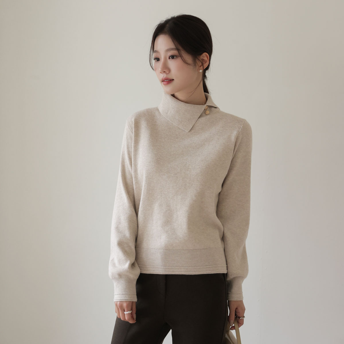 Double gold button pola knit