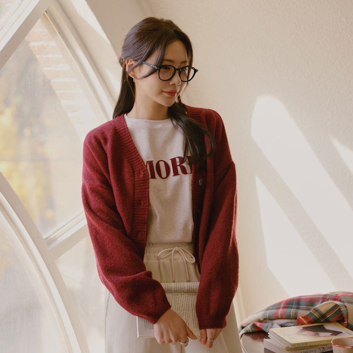 Lambswool loose v-neck button knit