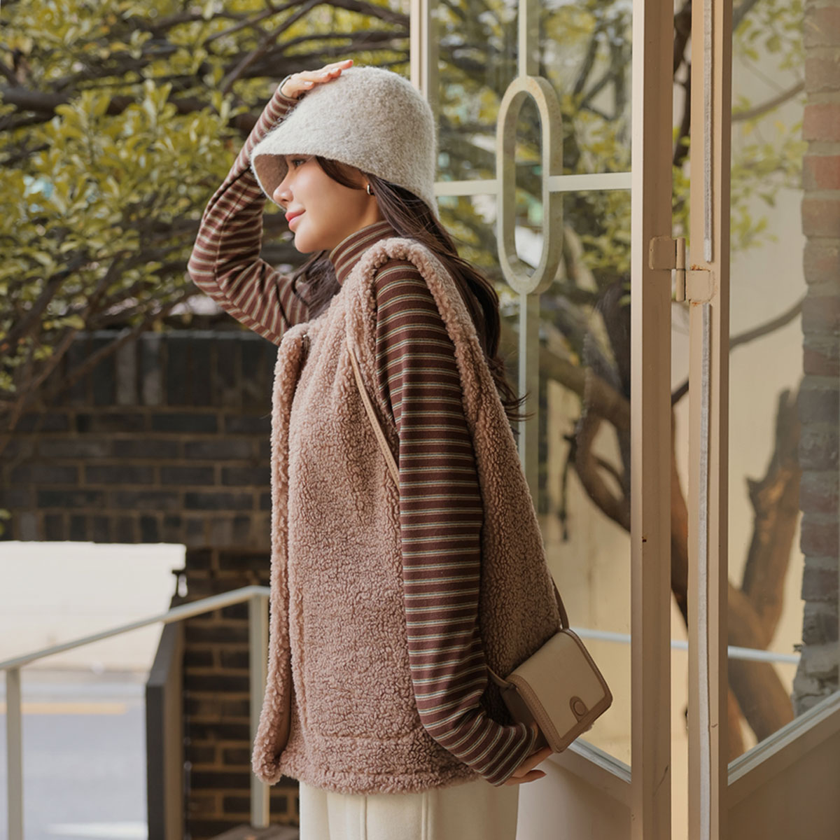 Reversible double-sided fur vest