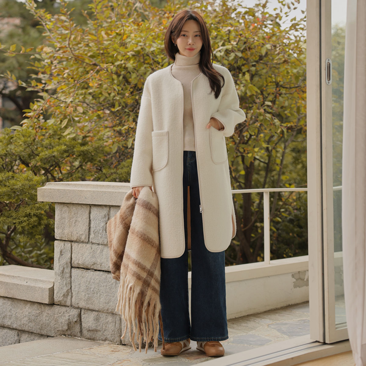 Detachable buckle zip-up hooded coat