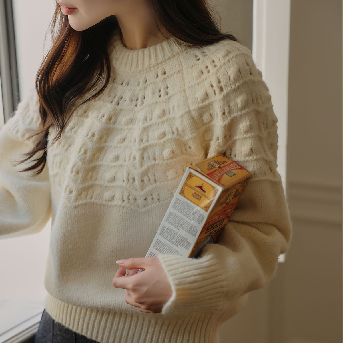 Round punching knit