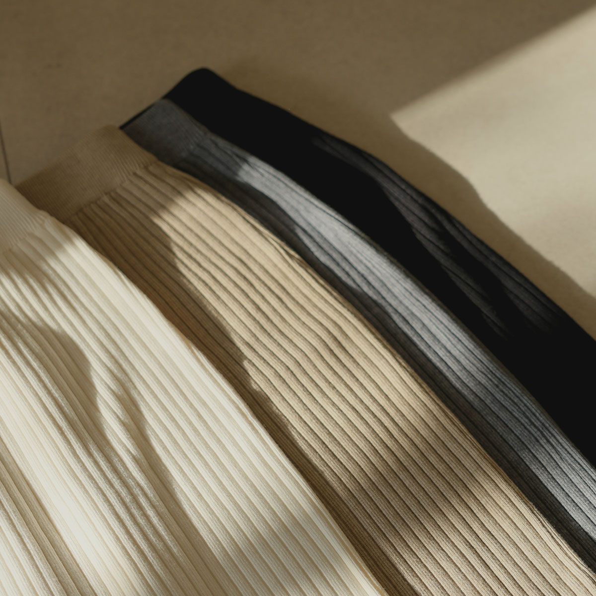 Tantan Golji Banding Knit Skirt