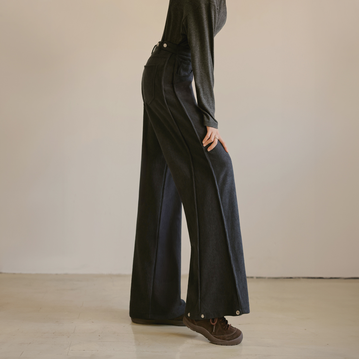 3TYPE Corduroy V-neck Raised Wide Pants