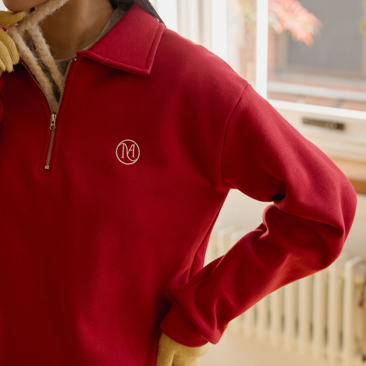 <b>[Made]</b> Embroidered collar zip-up fleece man-to-man