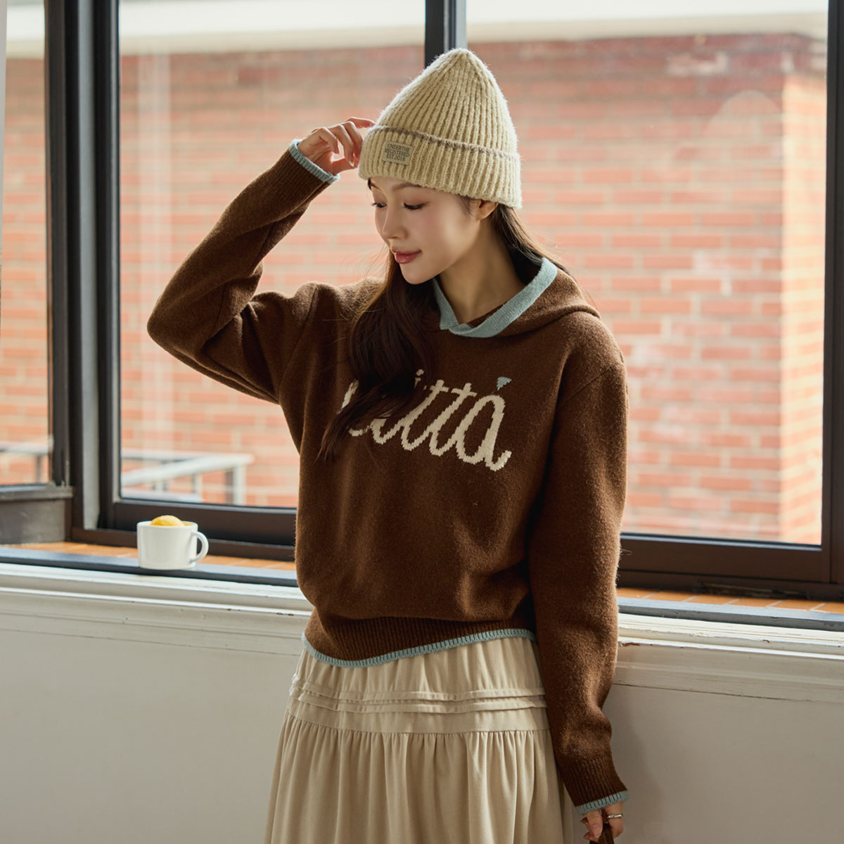 Lettering Line Color Block Knit Hood