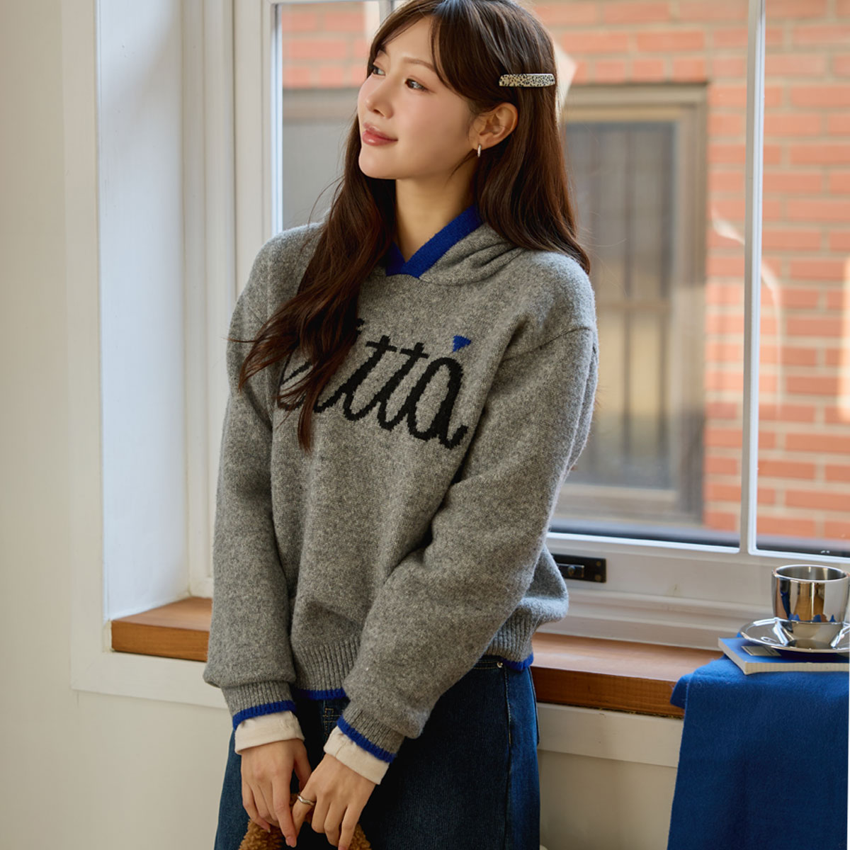 Lettering Line Color Block Knit Hood