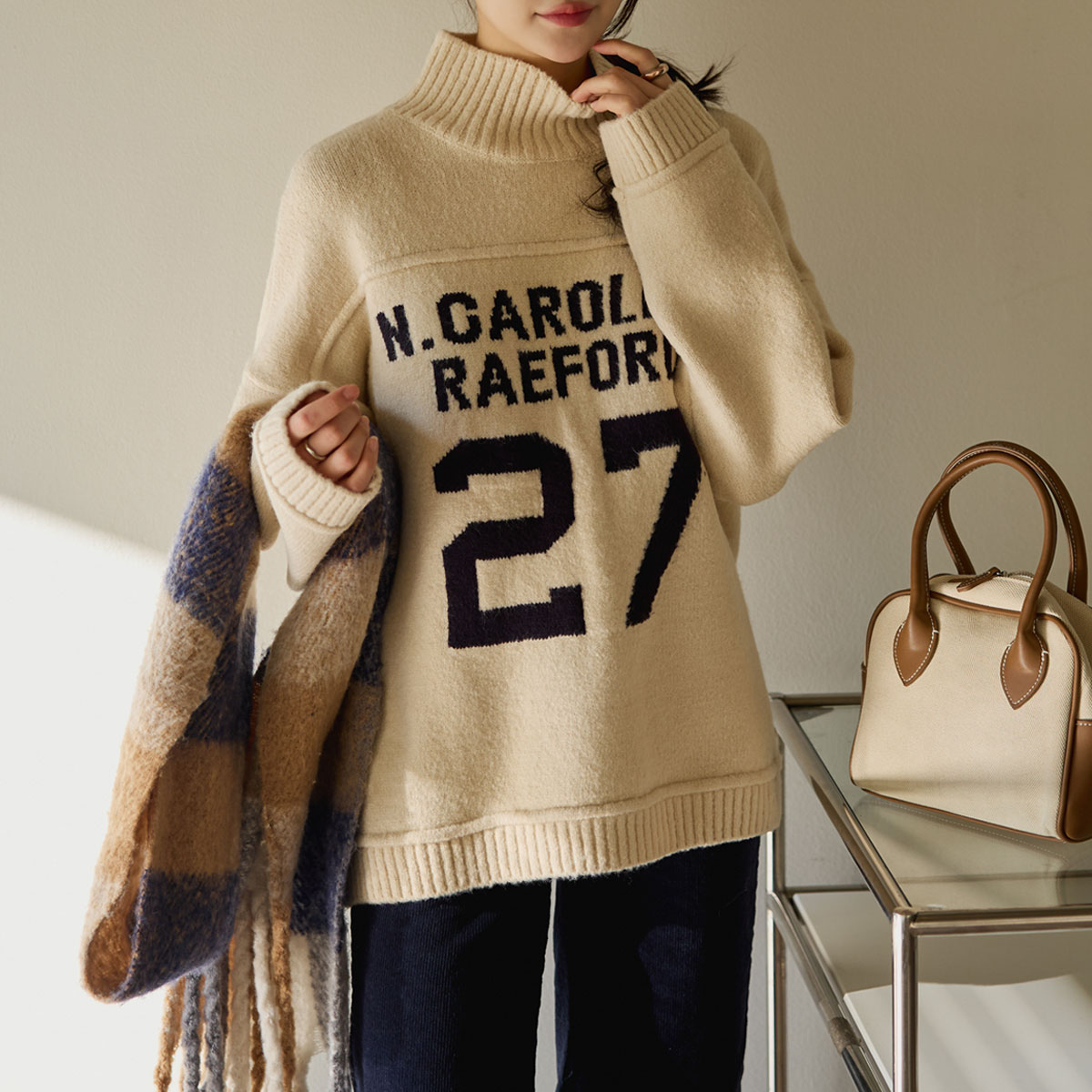 27 Alphabet loose fit Pola knit