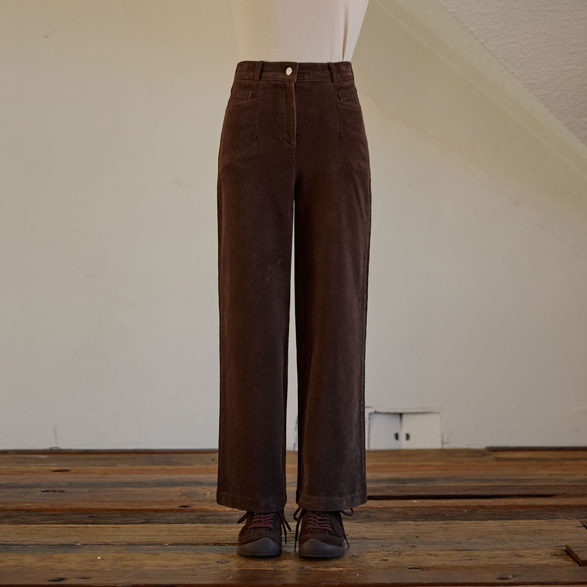 Wide corduroy pants with back pocket band
