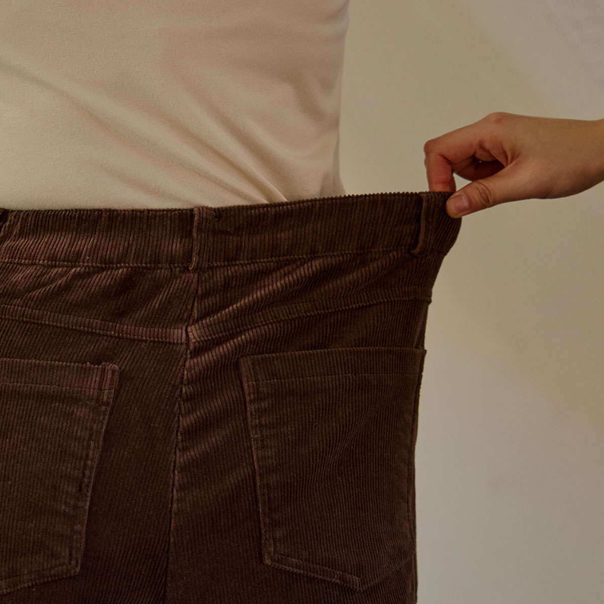 Wide corduroy pants with back pocket band