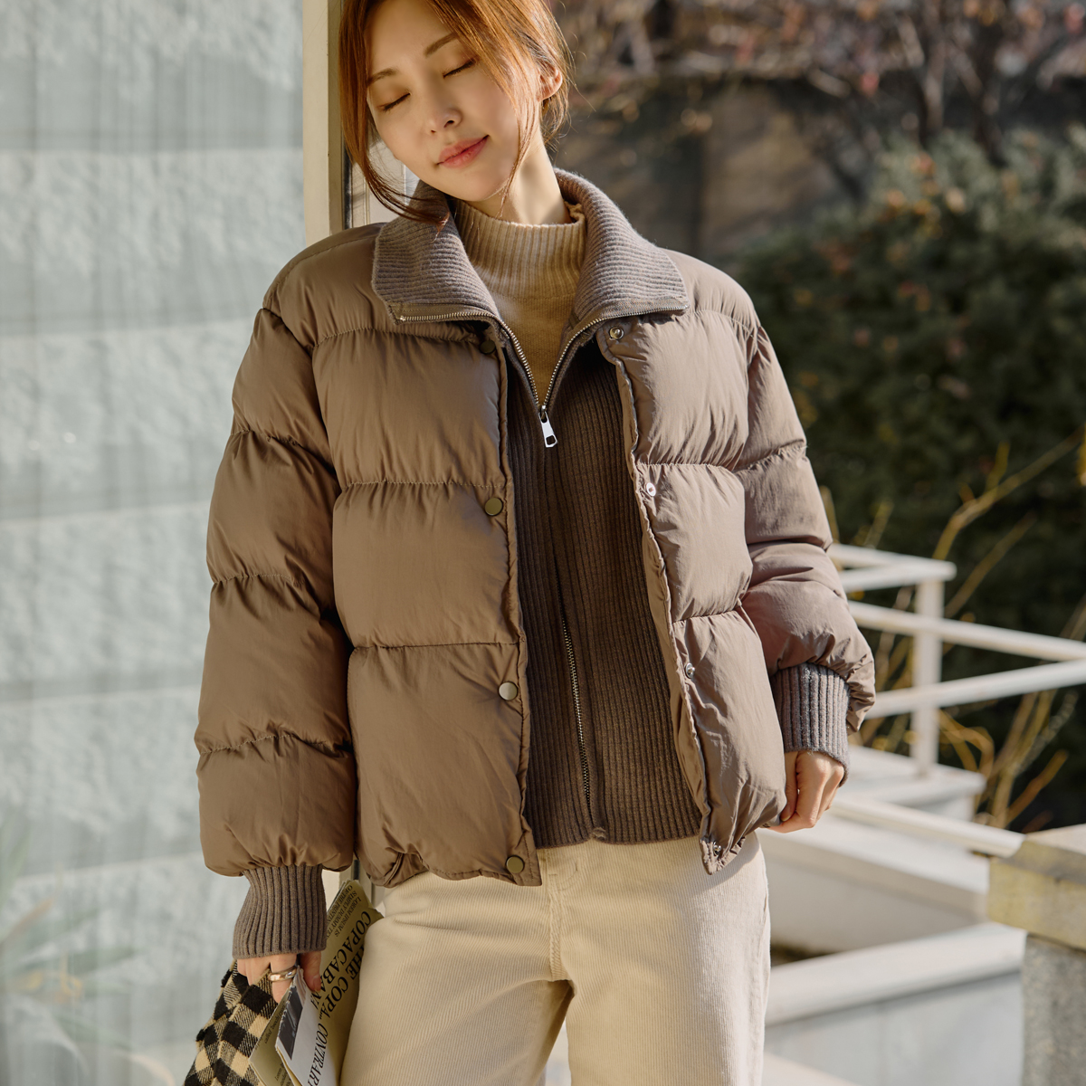 Knit collar layered padding