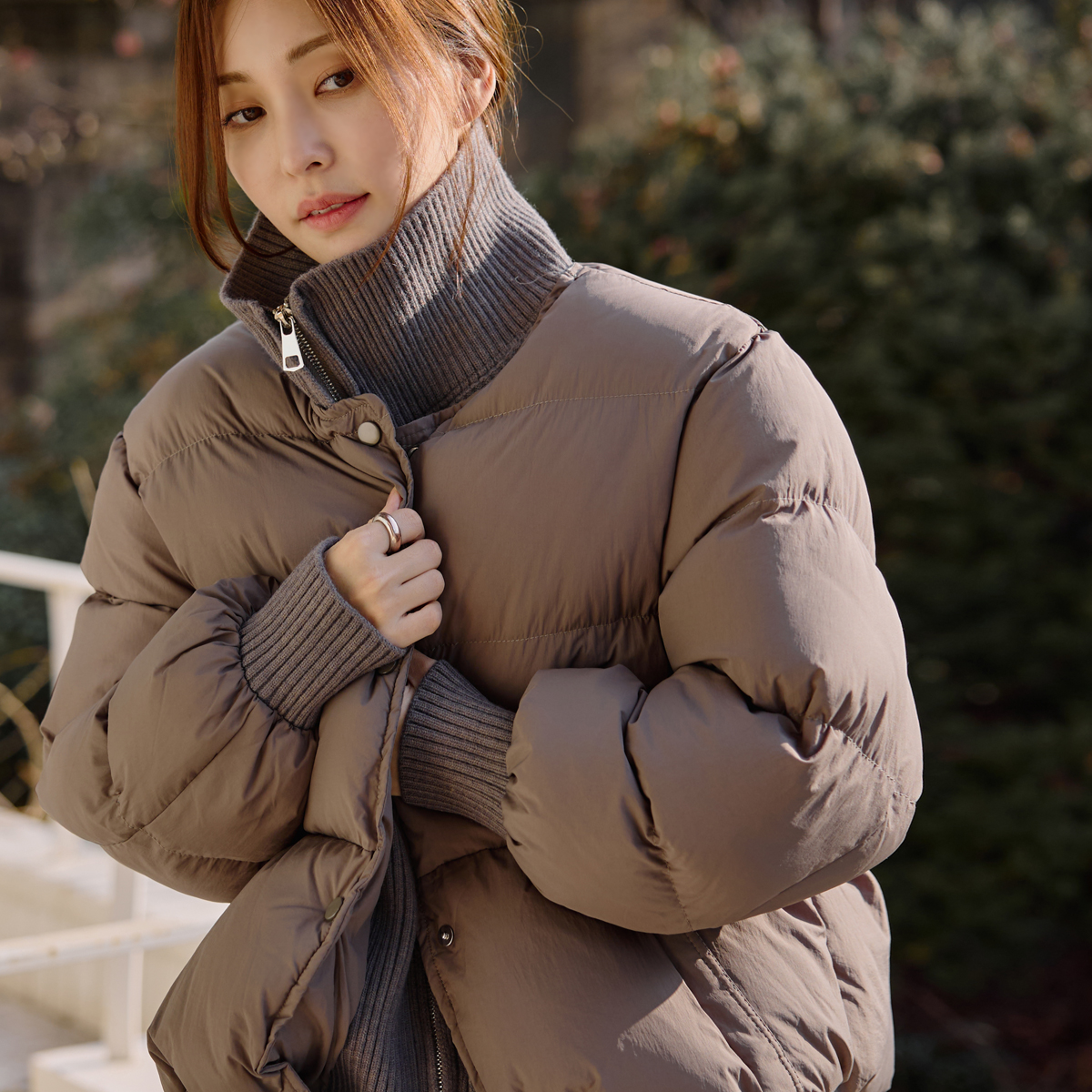 Knit collar layered padding