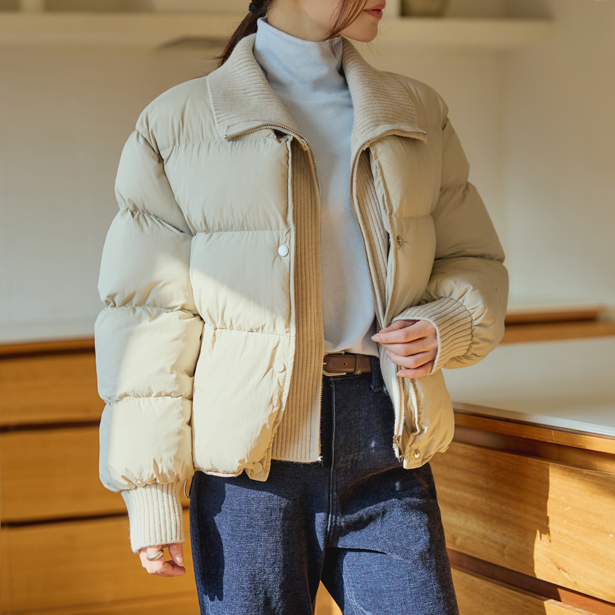 Knit collar layered padding