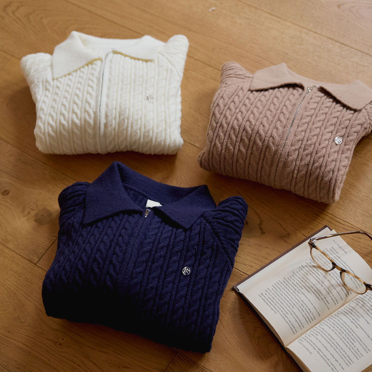 pendant Kara twisted zip-up knit