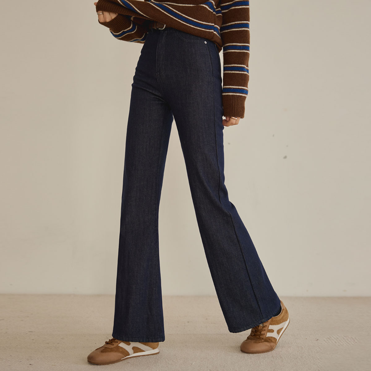 Non-fade raised fleece bootcut denim pants