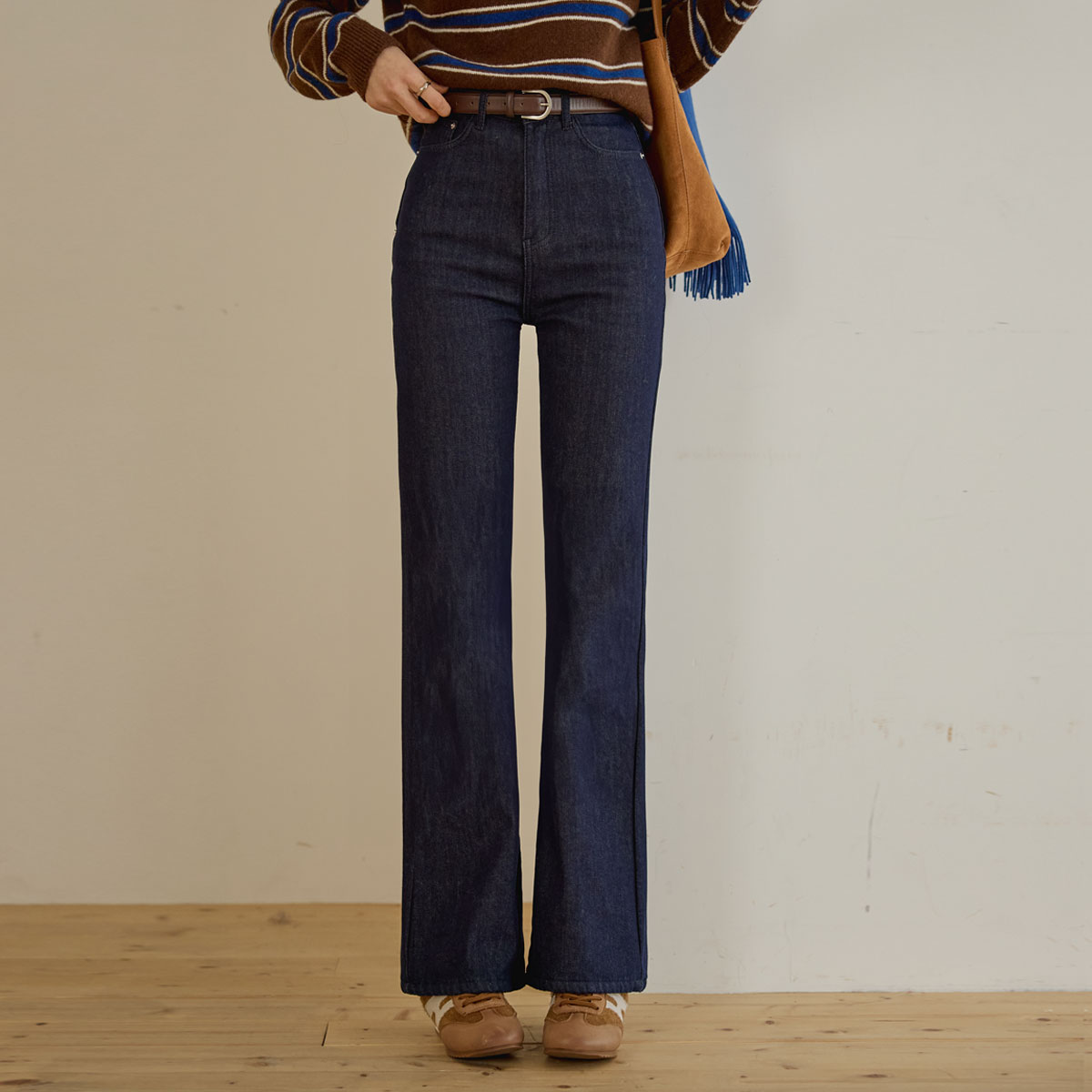 Non-fade raised fleece bootcut denim pants