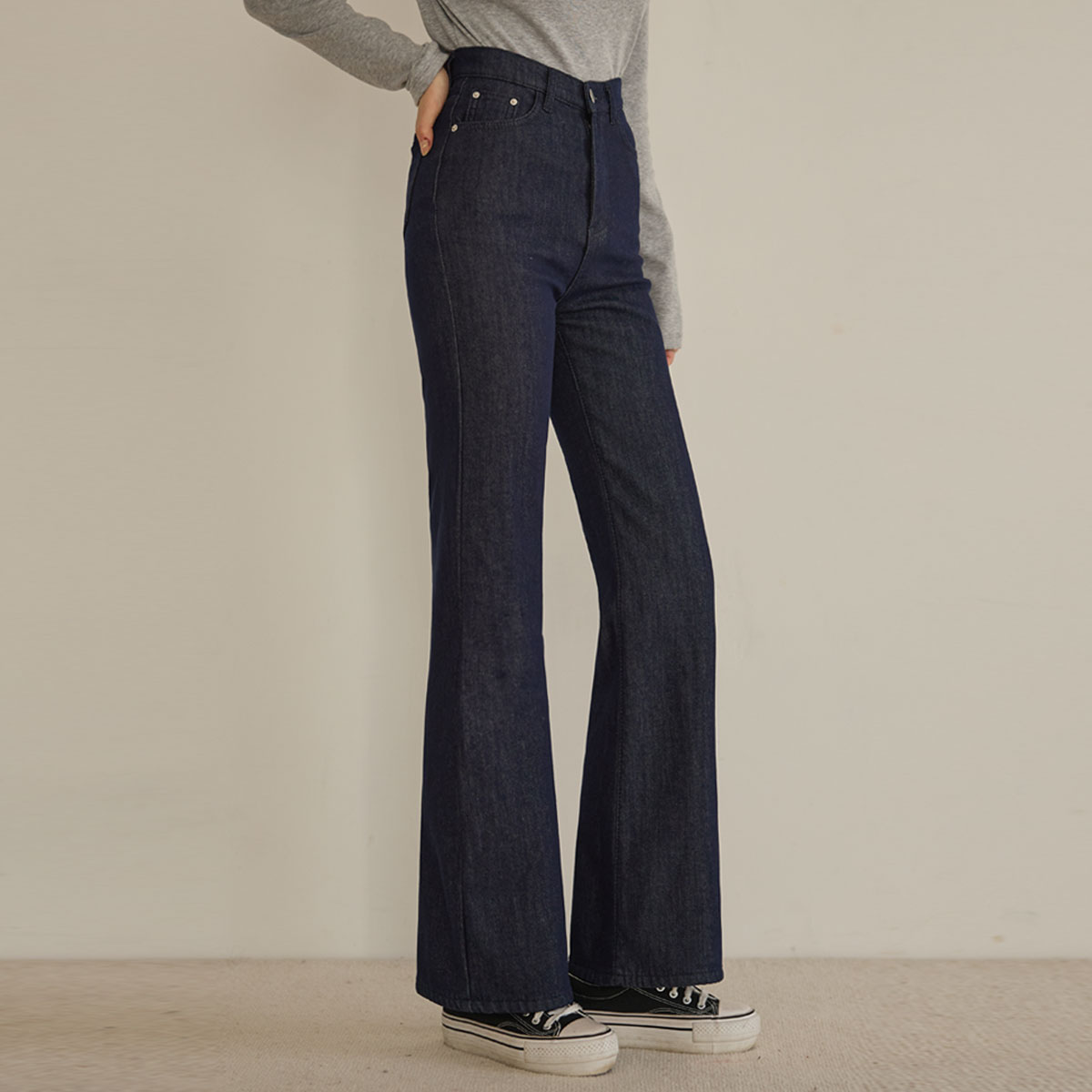 Non-fade raised fleece bootcut denim pants