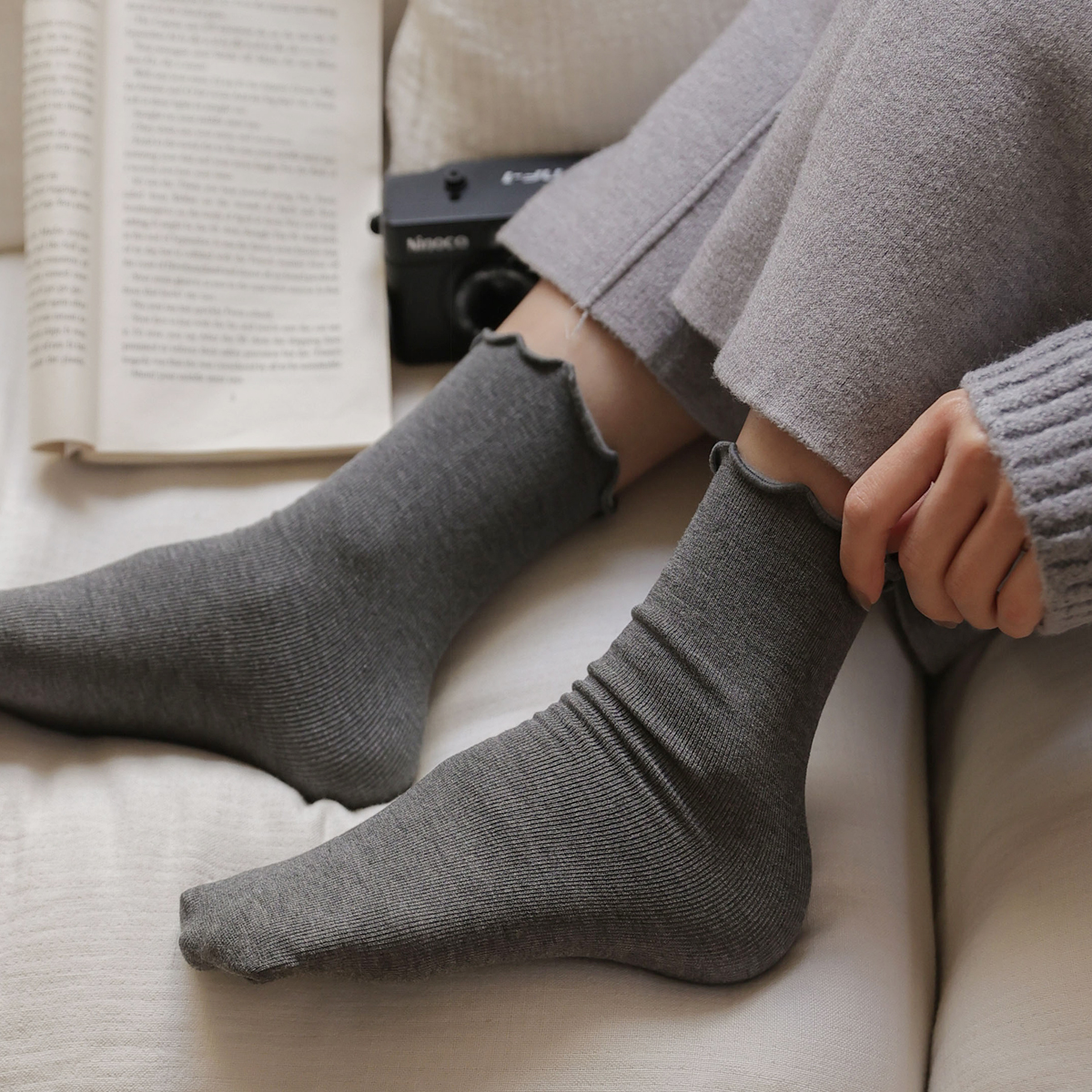 <b>[Limited-time discount]</b> Frill-collared, compression-free socks set of 3