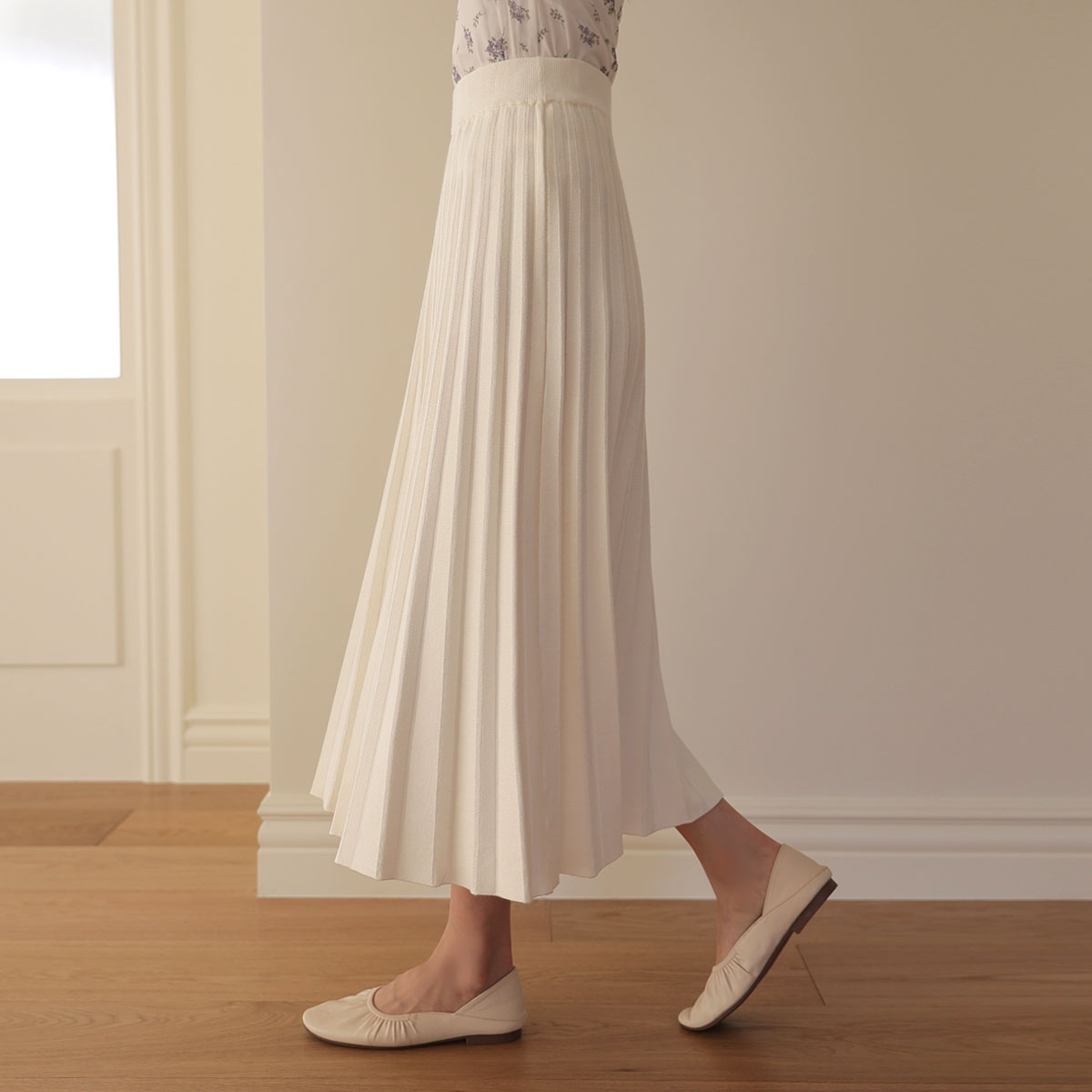 Lily Banding Knit Pleated Skirt