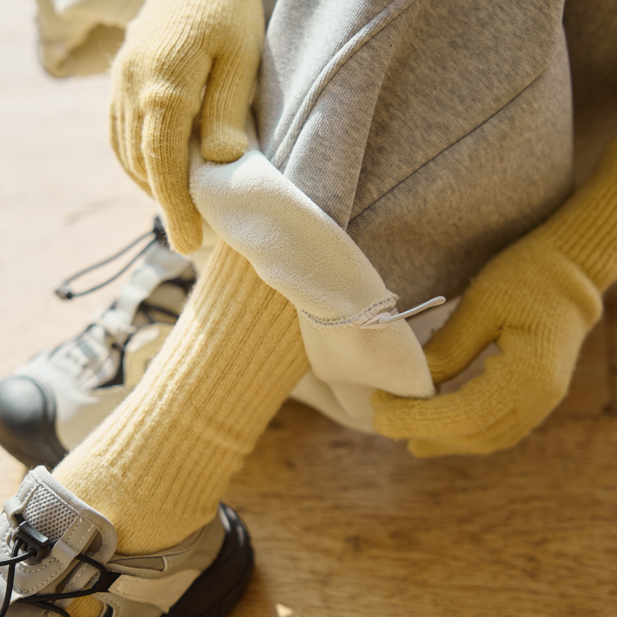 Curved wide-leg training pants