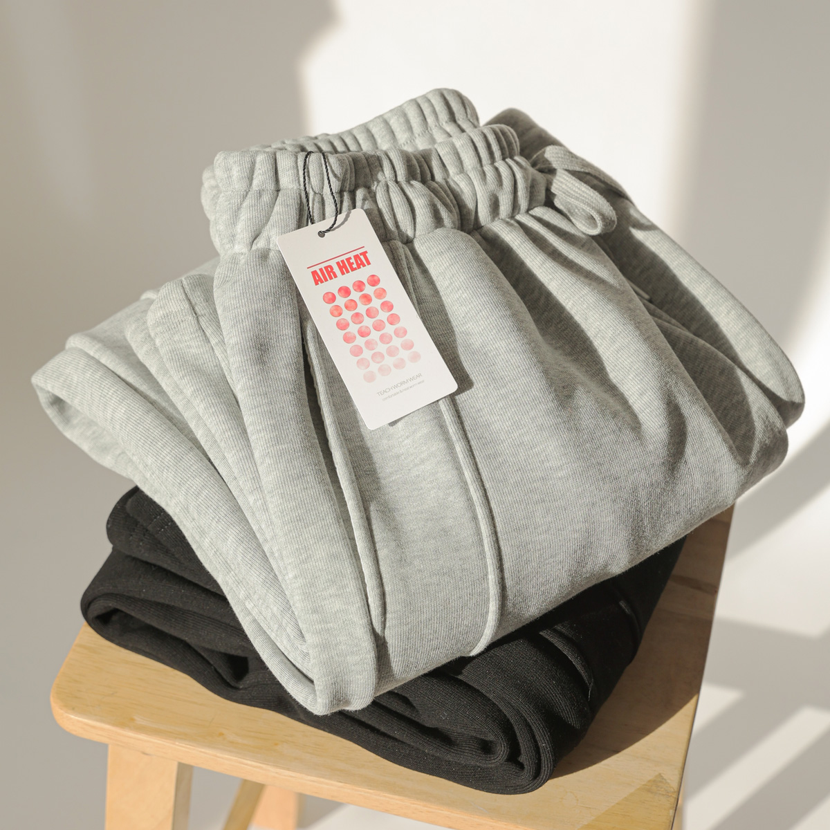 Curved wide-leg training pants