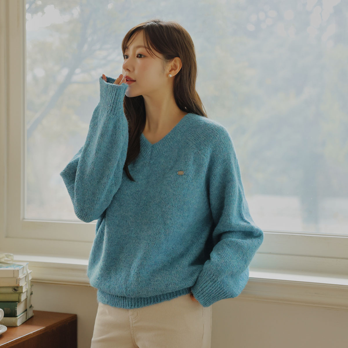 pendant hairy V-neck knit