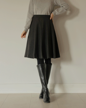 Back banding napping midi pleated skirt