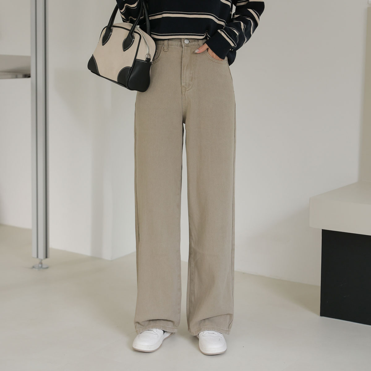 <b>[Limited-time discount]</b> <b>[2,000 units sold/hidden waist banding]</b> 2-type colored wide cotton pants