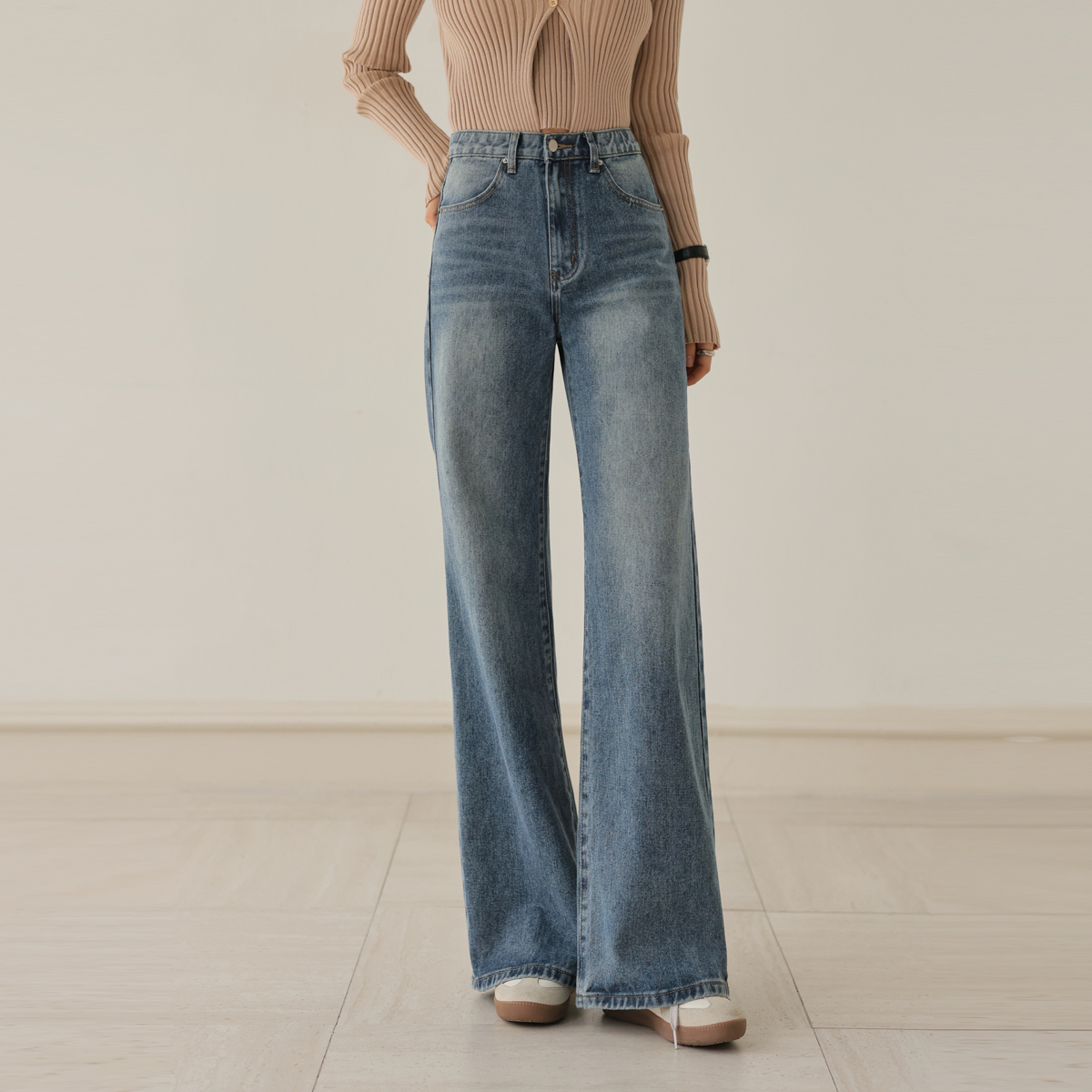 <b>[8,000 units sold ✨/body cover]</b> 2-type corrective fit wide bootcut denim