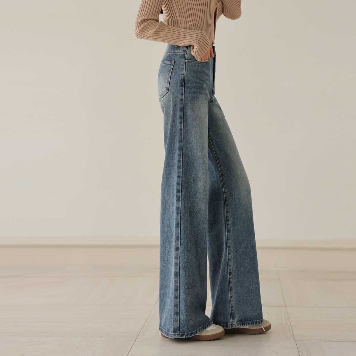 <b>[8,000 units sold ✨/body cover]</b> 2-type corrective fit wide bootcut denim