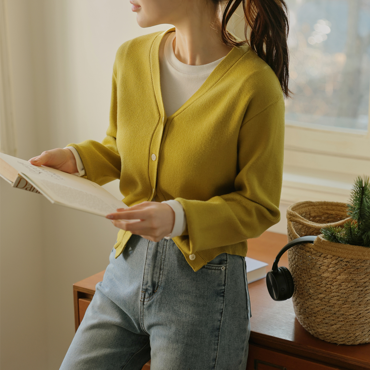  Viscose wool V-neck cardigan