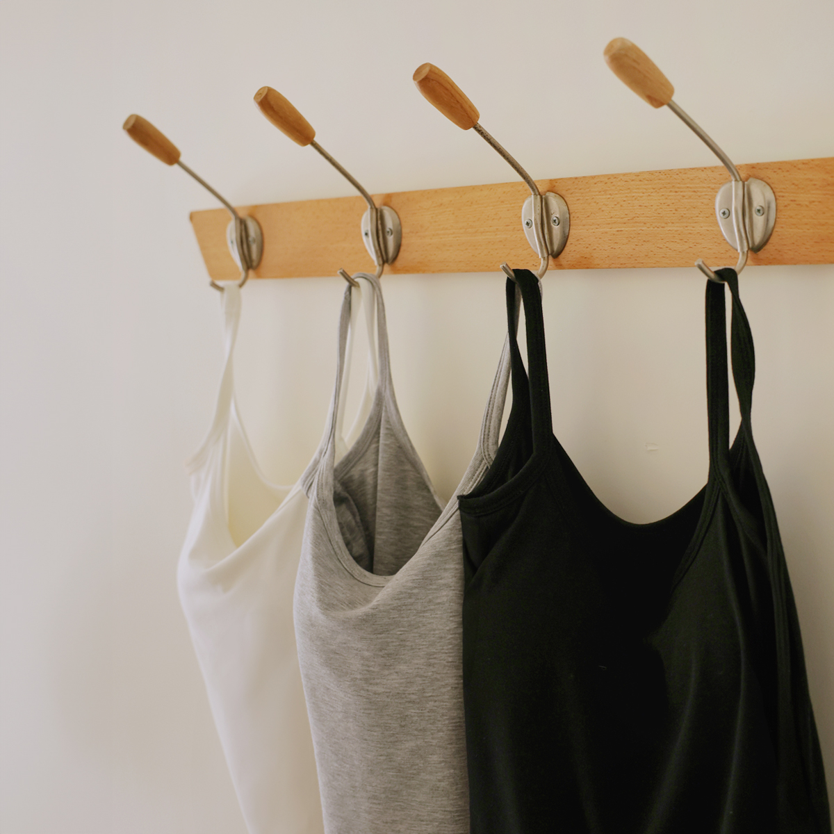 <b>[Special 2-piece special price]</b> Floating breast cover pad with built-in cap