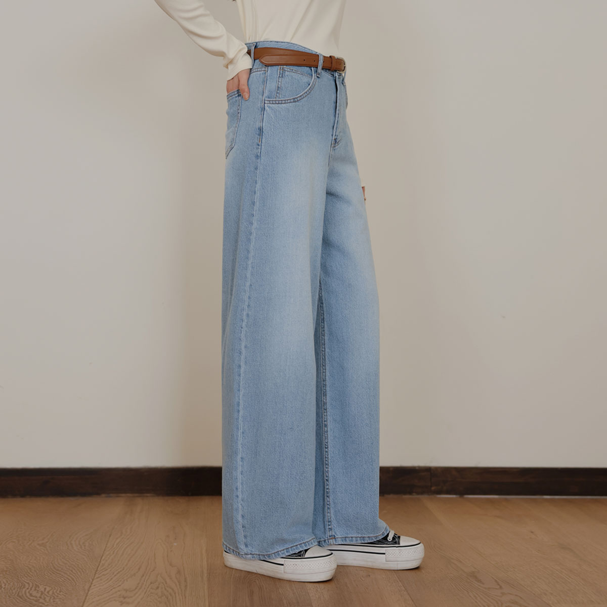 Soft cotton-washed wide denim pants