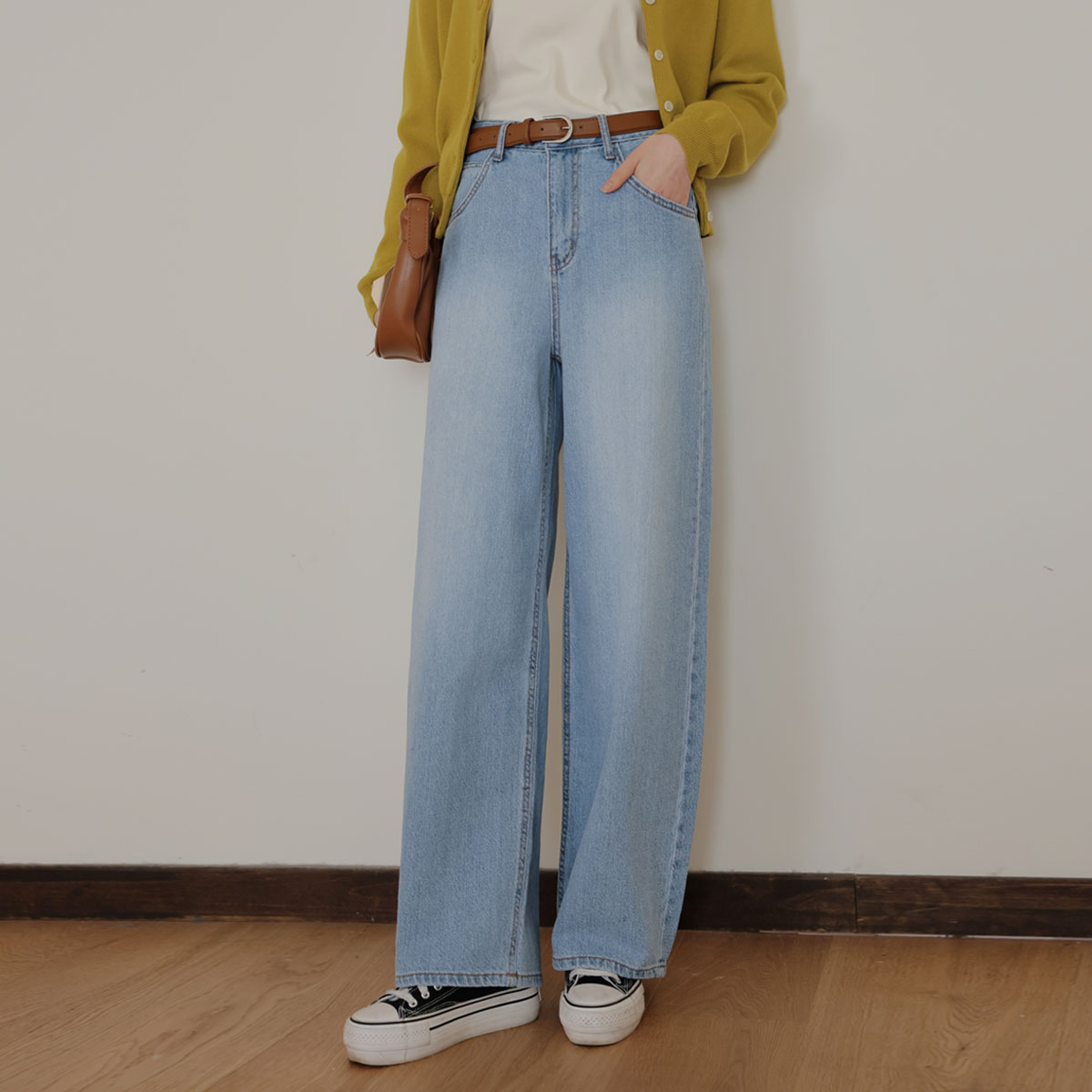 Soft cotton-washed wide denim pants