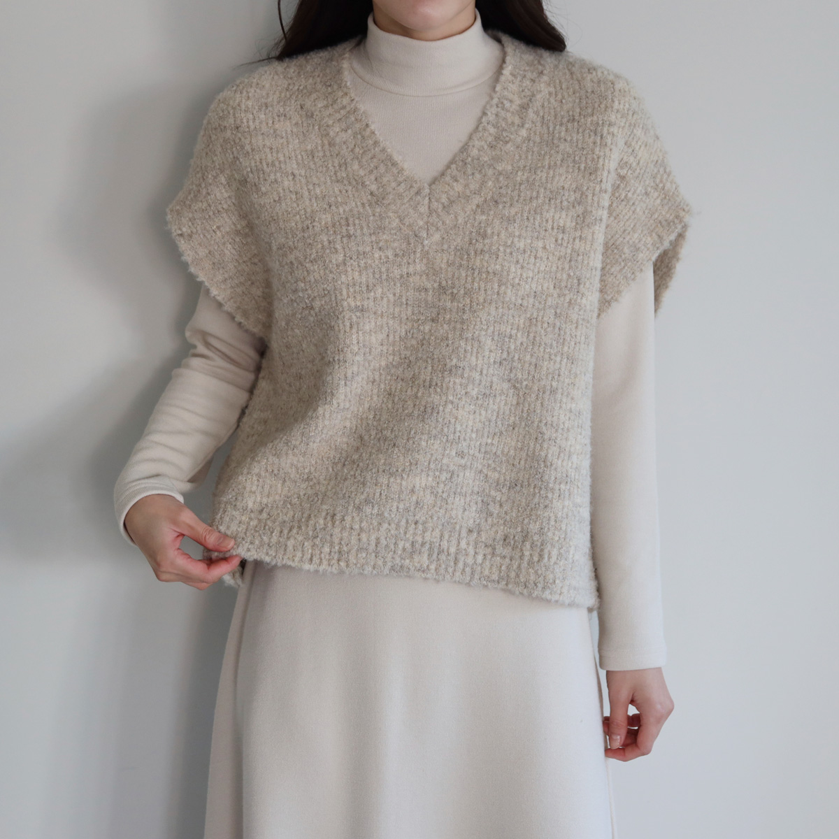 <b>[Limited Quantity SALE]</b> Cozy Bokashi Wool V-Neck Vest