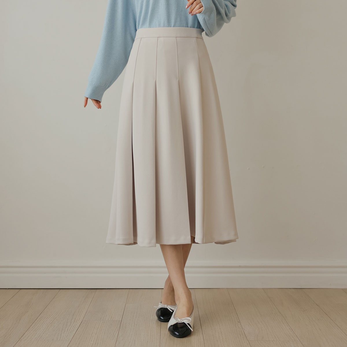 Mute Banding Pleated Skirt
