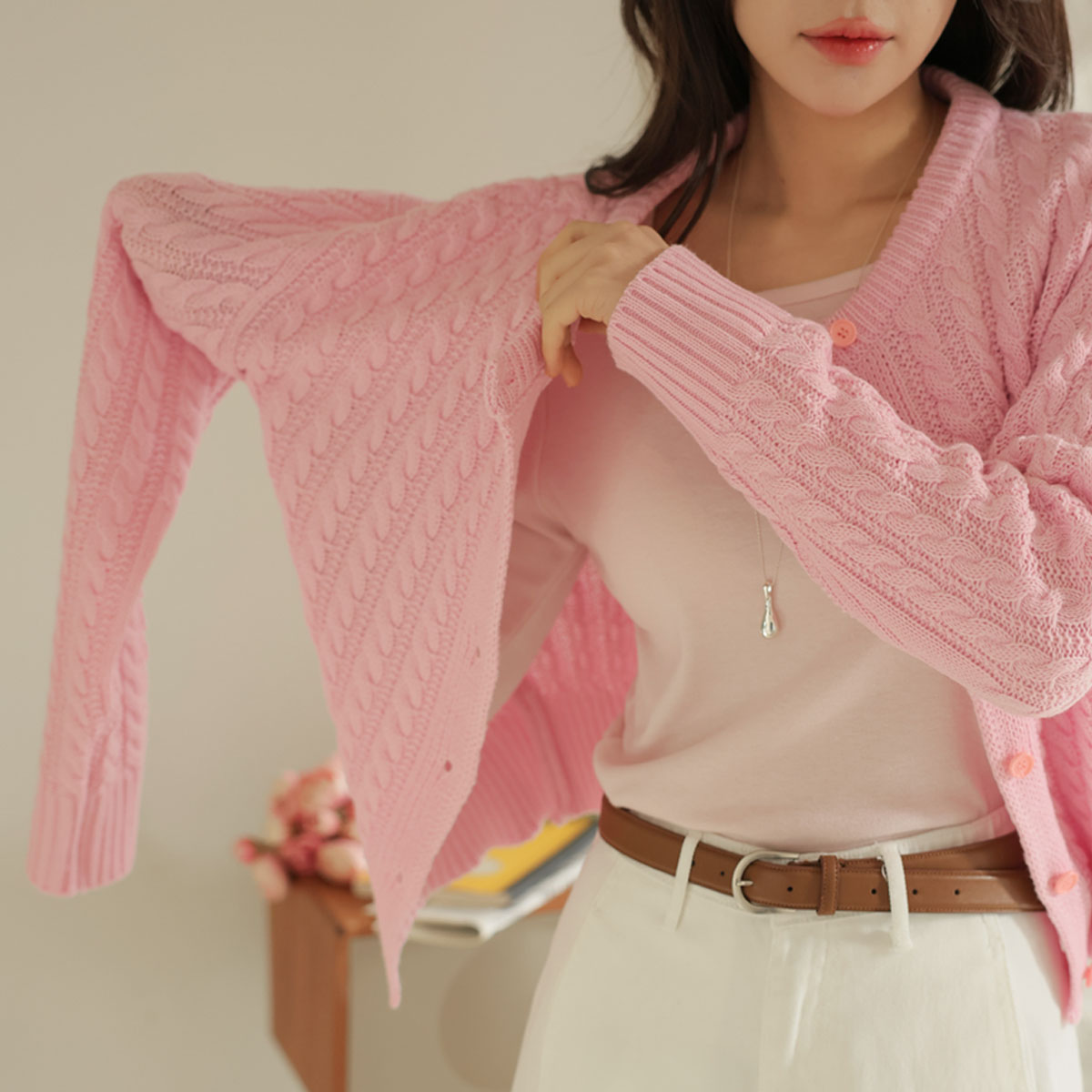 Vivid color twist cardigan