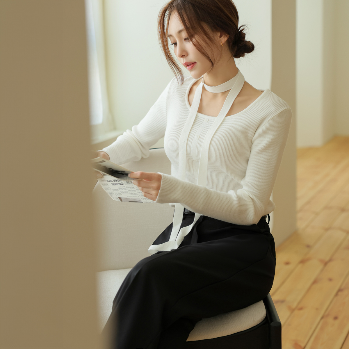 Moist Golji Button Tiny Knit