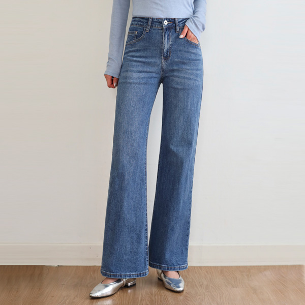 <b>[Limited Quantity SALE]</b> Life Fit Span Wide Denim Pants (Light Medium Blue)